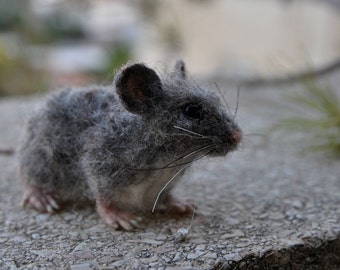 Needle Felted Mouse. Gray Mouse. Real size .