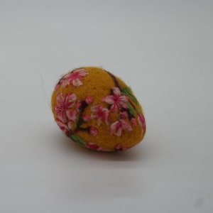 Needle felted Waldorf Easter egg/Bloomy Plum/needle felt by Daria Lvovsky image 8