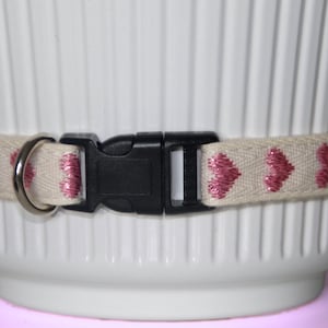 Dog collar with hearts – beige with pink – adjustable collar for small & medium dogs – gift for dog lovers