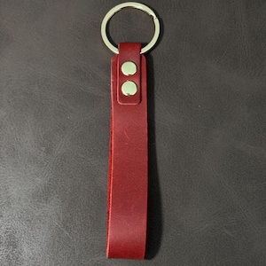 Schlüsselanhänger Leder rot – Geschenk Freundin Frau – Schlüsselanhänger schlicht silber – Partner Schlüsselbund Anhänger