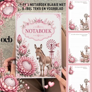 Puede incluir: Una portada de cuaderno y tres páginas de papel de carta con líneas, con un burro marrón, un molino de viento rosa y flores de protea rosas. La portada muestra el texto NOTABOEK en un marco decorativo. Las páginas incluyen versículos bíblicos.