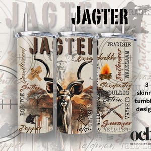Puede incluir: Tres vasos delgados con diseños temáticos de caza. Los vasos presentan un kudu, una fogata y rifles cruzados. La palabra "JAGTER" está en la parte superior de los vasos. Los vasos tienen una tapa y una pajita plateadas.