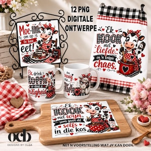 Puede incluir: Una colección de diseños digitales con vacas de dibujos animados en delantales de cuadros rojos y negros, incluyendo texto en afrikáans en tazas, una tabla de cortar y un paño de cocina. Los gráficos incluyen temas de cocina con corazones y vino.