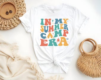 In meinem Sommer Camp Era Shirt, Sommer Scout Shirt, Camping Shirt, Sommer Ferien Shirt, Retro Groovy Sommer Camp Shirt, Camping Liebhaber Shirt