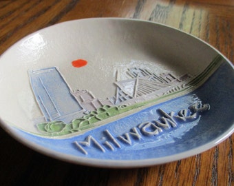 MILWAUKEE SKYLINE Ring Dish, Soap Dish, Candy Dish. Local Artisan handmade ceramic trinket/jewelry dish. Arrives nicely gift bagged!  1