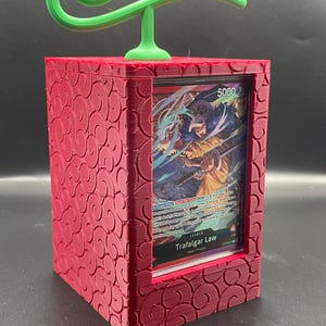OPTCG Deck Box Ope Ope No Mi Devil Fruit Leader | Geschikt voor kaarten met drie mouwen | 3D-geprint met miniklik, magnetische steel en compartiment voor dobbelstenen