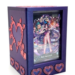 OPTCG Deck Box Boa Hancock Schlange Prinzessin Manga Themed | Passend für Triple Sleeved Deck Cards | Inklusive Mini Snap & Würfelfach | Fächer gefertigt