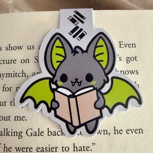 Cute Bat Reading Magnetic Bookmark, Kawaii Bat Book Lover Gift, Colorful Bat Bookmark, Spooky Cute Reader Gift, Kid gothic-ish