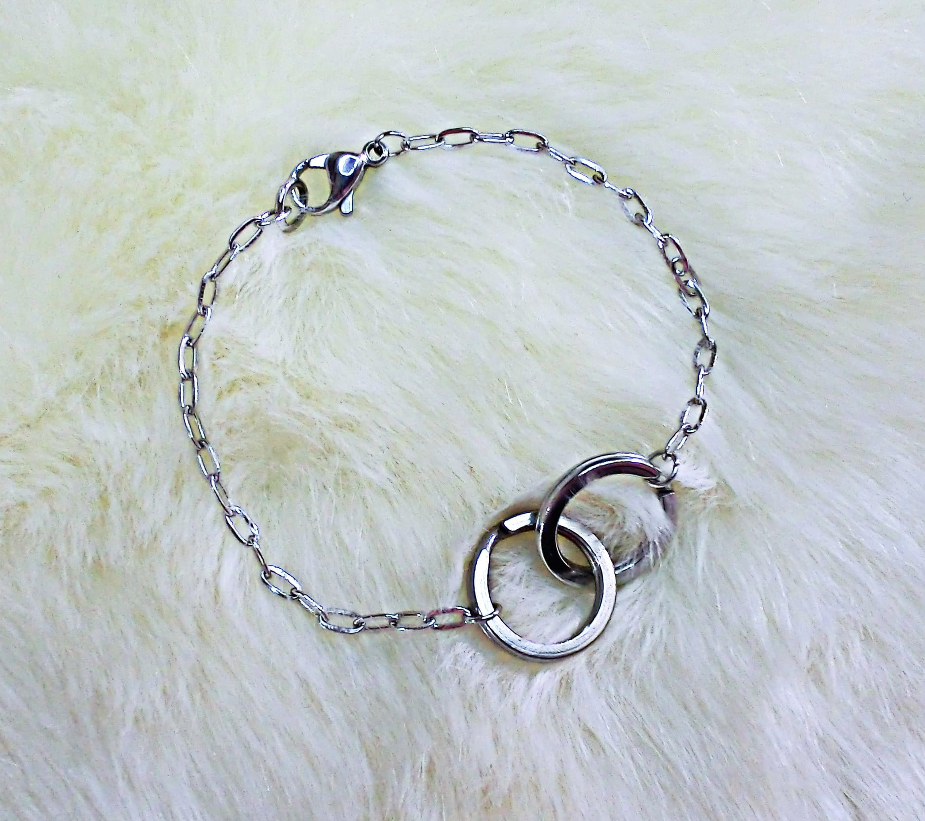 BTS V Inspired Interlocking Jump Rings Bracelet, Bangtan
