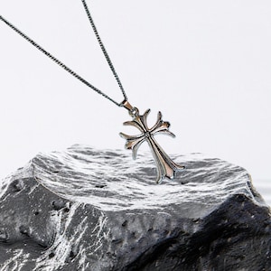 Vintage Gothic Cross Necklace – Unisex Cross Pendant, Antique-Inspired Cross Necklace – Punk Gothic Edgy Look. Rocker Cross Necklace.
