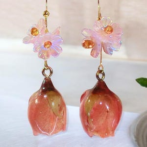 Orecchini a forma di fiore con perle ispirati a Bridgerton e Penelope Featherington, regalo per fan della serie TV Bridgerton, orecchini a forma di fiore con perle d&#39;acqua dolce