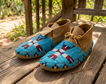 Mocassins à perles d'inspiration amérindienne | Chaussures Lakota en daim de l'ouest faites main pour graines | Chaussures tribales du festival de danse