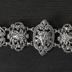 ヴィンテージパネルブレスレット：ガーゴイルライオンブレスレット、バロックリバイバルジュエリー、ゴシックステートメントブレスレット、シルバートーン、1950年代ジュエリー、7.5インチ