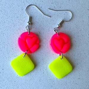 Lebendige handgefertigte Polymer Clay Ohrringe: Leichter Sommer Schmuck Geschenk für Frauen