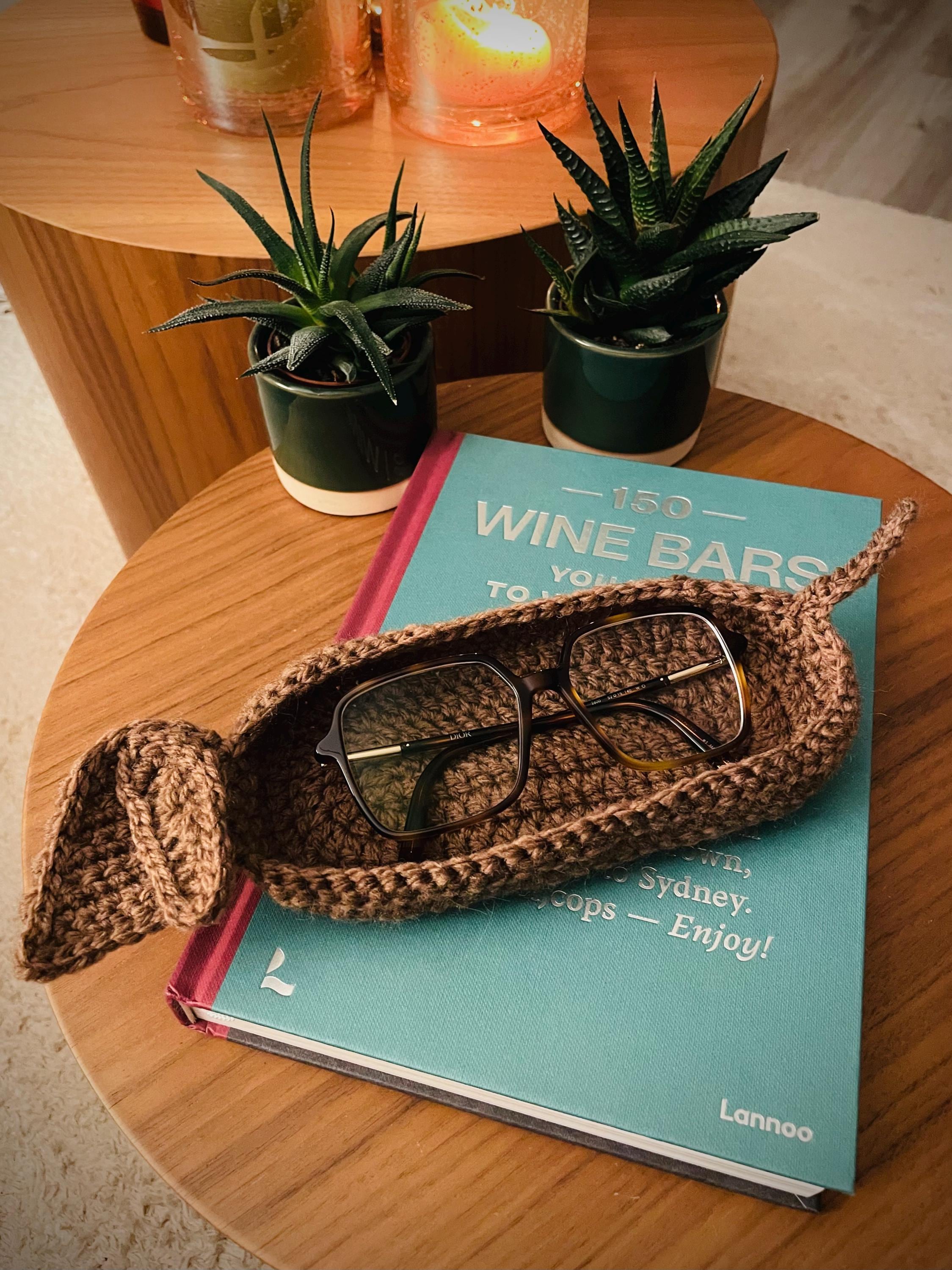 39 Dachshund Crochet Patterns to Stitch for Gifts, Decor, and Everyday Cuteness 10 Dachshund Glasses Holder Crochet