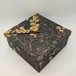 Svart kopparfärgad lyxig presentask, magnetisk behållare, kopparfärgad pappersfodrad bröllopsgåva, metallisk blommig presentförpackning, elegant kuvert bild 16