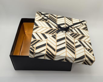 Schwarz Erinnerung Andenken Geschenkbox Kupfer Magnet Umschlag Deckel Geometrische Muster Chevron Design Verpackung Metallic Gefüttert Kleine Elegante Tasche