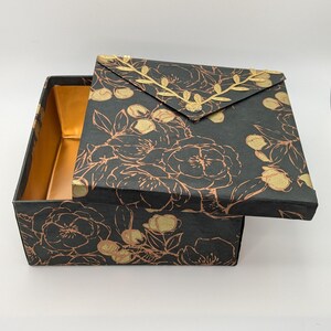 Luxury Gift Box Black Copper Keepsake Container Satin Lined Interior Elegant Packaging Solution Wedding Favor Presentation Metallic Floral Design Square Storage Box Reusable Gift Holder Special Occasion Packaging Stylish Memory Box