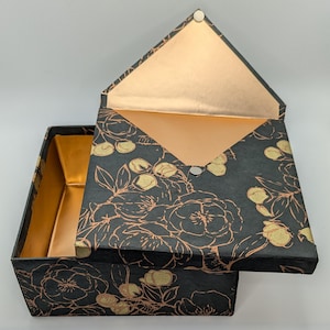 Svart kopparfärgad lyxig presentask, magnetisk behållare, kopparfärgad pappersfodrad bröllopsgåva, metallisk blommig presentförpackning, elegant kuvert bild 1