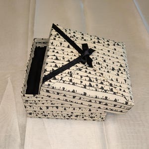 Note&Gift - Elegant Black with White Patterned Gift Box with Lid and Bow – Handmade Decorative Storage or Gift Packaging
