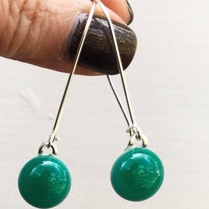 Emerald Green Fused Glass Sterling Silver Danglies Earrings imagem 3