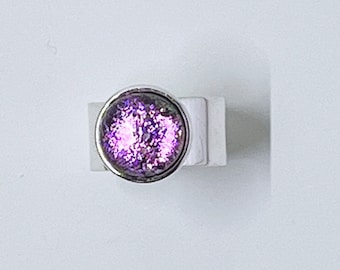 Bague ajustable en verre fusionné dichroïque mauve pinky