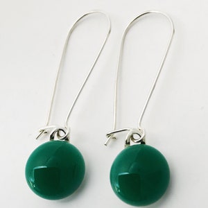 Emerald Green Fused Glass Sterling Silver Danglies Earrings imagem 2