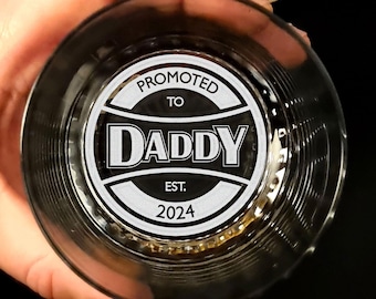 Personalisiertes Whiskyglas für Papa: Hergestelltes Jahr Geschenk