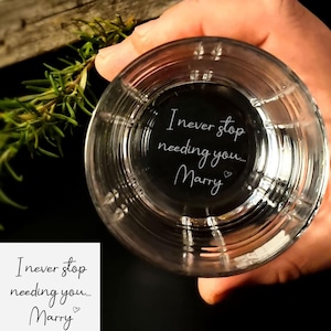 Gepersonaliseerde handgeschreven whiskyglas Aangepast handschrift cadeaubericht voor whiskyliefhebbers, gegraveerde glazen aan de onderkant