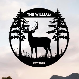 Letrero de metal personalizado con diseño de bosque de ciervos, arte de pared personalizado, resistente a la decoloración y con orificios de montaje para cabañas, exteriores y amantes de la naturaleza