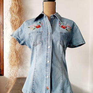 Camicia in denim vintage: arte popolare Matyó ricamata a macchina, stile anni &#39;90