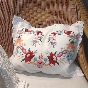 Vintage Kalocsa Embroidery Pillow Cover: Hungarian Floral Cushion