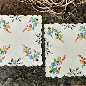 Set of 2 Kalocsa embroidery table decor small tablecloth decoration hand embroidered centerpiece hand embroidered doily Kalocsa pattern