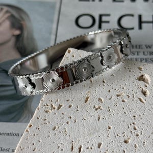 Clover Bangle, 18k Gold Plated stainless steel, Van cleef bangle, gold plated Bracelet, Tarnish Free bangle, gold & silver bangles