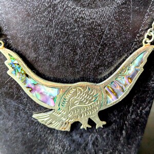 Vintage Alpaca Silver and Abalone Eagle Necklace - Mexican Silver Bird Necklace with Inlaid Shell zdjęcie 3