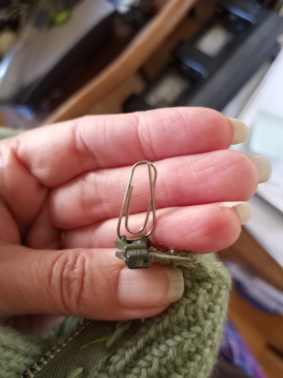 Hand-knit zippered sweater - image 6