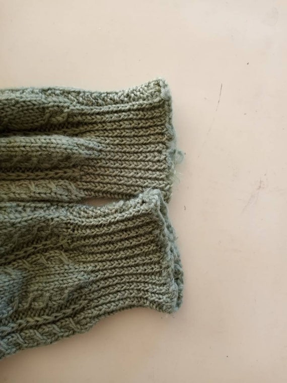 Hand-knit zippered sweater - image 8