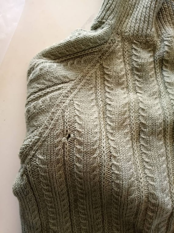Hand-knit zippered sweater - image 9