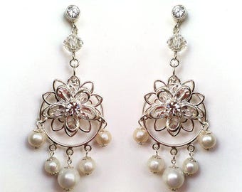 Pearl earrings wedding, Bridal statement Jewelry, bridal chandelier earrings, white pearls, wedding jewellery, bridal jewelry