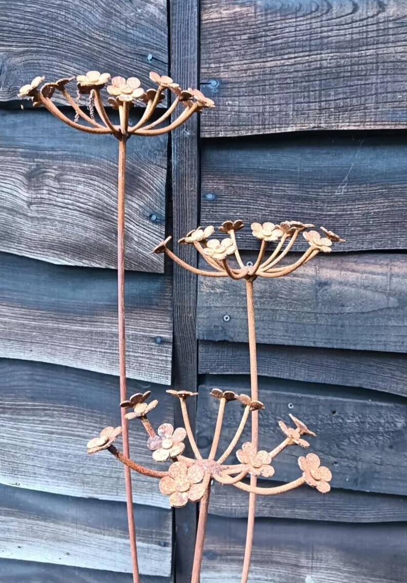 thumbnail image 2 of Cuffy's Large Rusty Metal Spider – Handmade Indoor/Outdoor Lawn Decoration 2 of 5