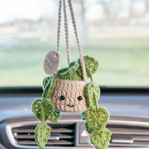Crochet Smiley Face Car Hanger, Handmade Hanging Plant Decor, Cute Rearview Mirror Ornament, Gift for Her Birthday Anniversary Valentine’s D