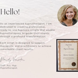 Op de afbeelding: Een promotieafbeelding met de tekst "Hello!" en een portret van een lachende vrouw. De tekst beschrijft hypnosescripts voor therapeuten. Een ingelijst diploma in hypnotherapie is ook zichtbaar. De achtergrond heeft een lichte, zanderige textuur.