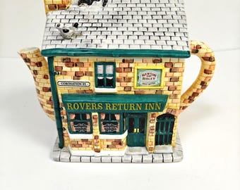 Vintage Annie Rowe Coronation Street Rovers Return Teapot with Lid (ID152)