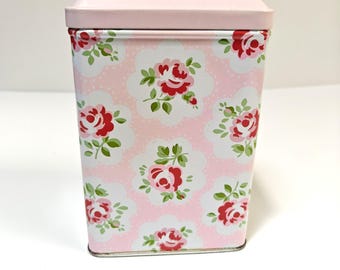 Cath Kidston Vintage Style Quilt: Rosy Floral Double Bed Cover