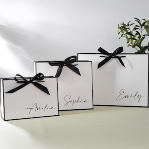 Personalized Bridesmaid Gift Bags, Wedding Gift Bags, Bachelorette Party Bag, Bridal Party Gift Bag, Thank You Gift Bags, Elegant Gift Bag