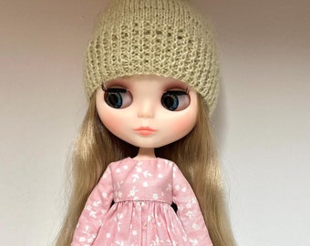 Light Pink Dress & Green Knit Hat with Pom-Pom for Blythe Doll - Handmade