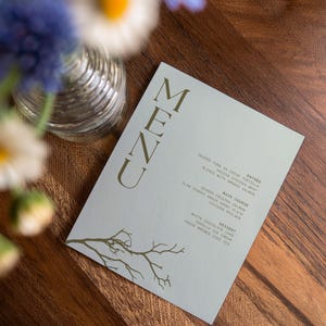 Minimalistyczne menu weselne w kolorze zielonym i brązowym | Edytowalna karta menu na imprezy | Wydrukowane menu PDF na wesela i specjalne okazje