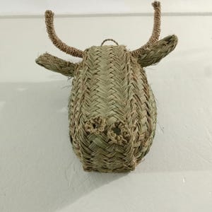 BULL Head Wall Art Boho Rotin Tenture murale, Natural Halfa Grass Animal Head, Nursery Decor, Unique Gift for Rustic Home