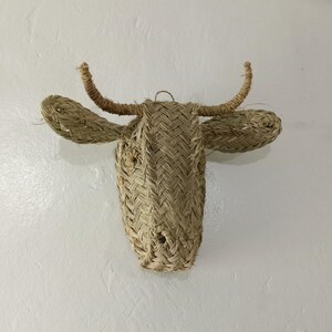 BULL Head Wall Art Boho Rotin Tenture murale, Natural Halfa Grass Animal Head, Nursery Decor, Unique Gift for Rustic Home