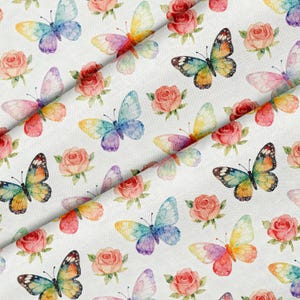 Stof op maat gesneden, 58 inch breed (patroon aquarel vlinders en rozen) voor naaien, knutselen, quilten, doe-het-zelfprojecten, stoffering